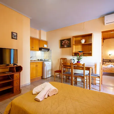 Xenia Palace Luxury Ξενοδοχείο με διαμερίσματα 3*