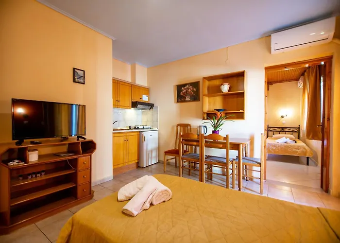 Xenia Palace Luxury Aparthotel 3*