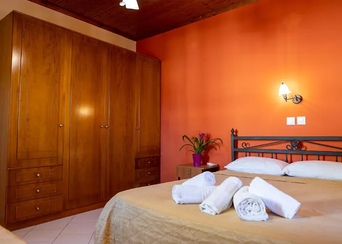 Xenia Palace Luxury Aparthotel 3*