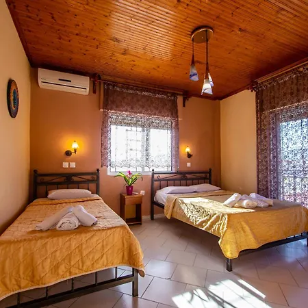 Xenia Palace Luxury Apartmanhotel Vrasná