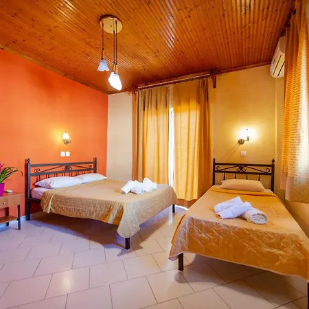 Xenia Palace Luxury Apartmanhotel Vrasná