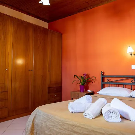 Xenia Palace Luxury Apartmanhotel 3*