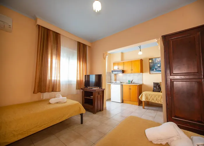 Xenia Palace Luxury Aparthotel 3*